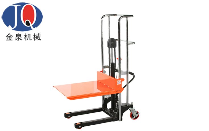 /product/yeyabanyunshengjiangche/104.html 輕巧型手動(dòng)堆高車